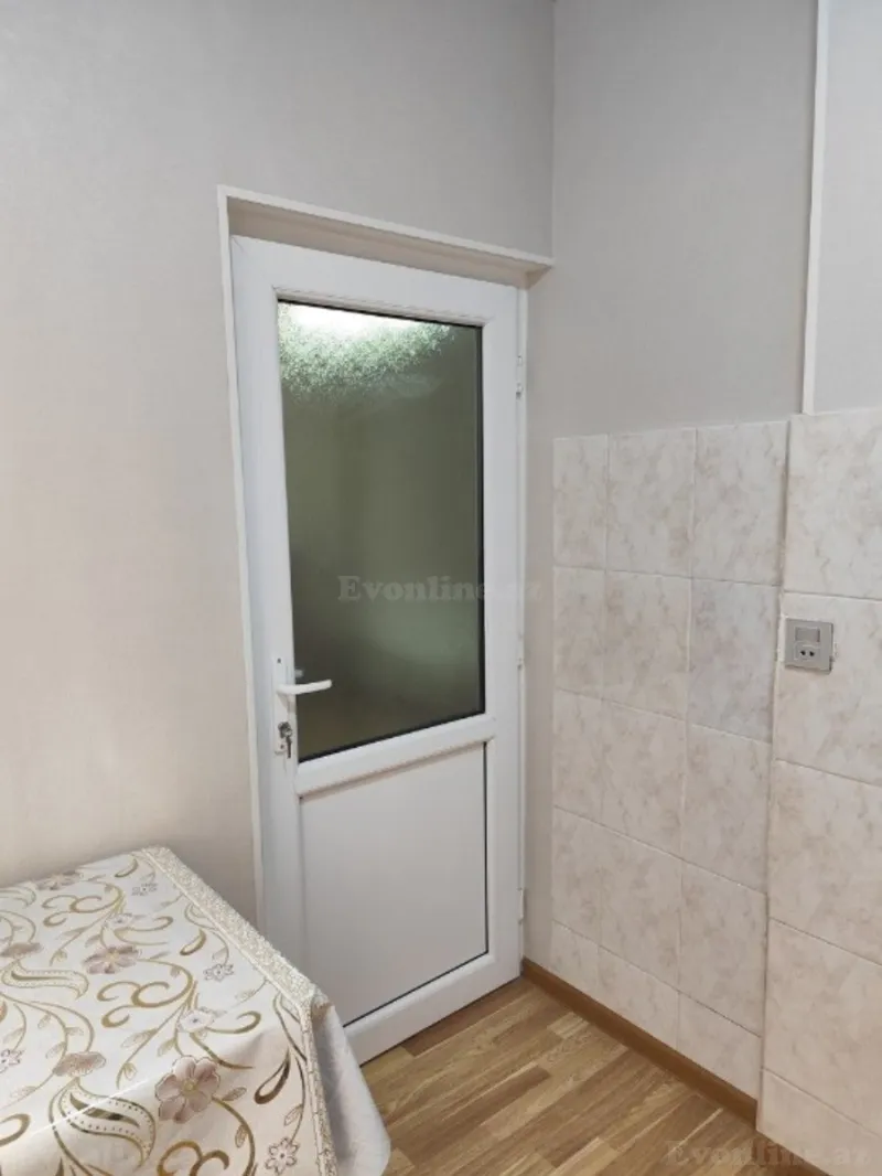 Kirayə verilir 1 otaqlı Mənzil Köhnə tikili 40 m² Bakı, Nəsimi r., 20 Yanvar m., 2-ci mikrorayon — Mənzil, Bakı (8)