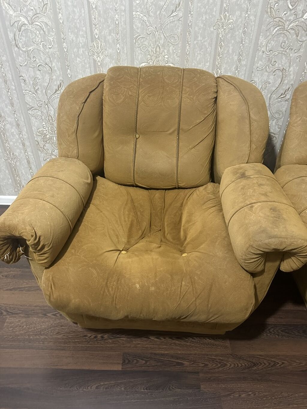 Klassik yumşaq mebel dəsti - Tərkibi: 3 nəfərlik divan + 2 ədəd geniş — Yumşaq mobilya dəstləri, Bakı (2)