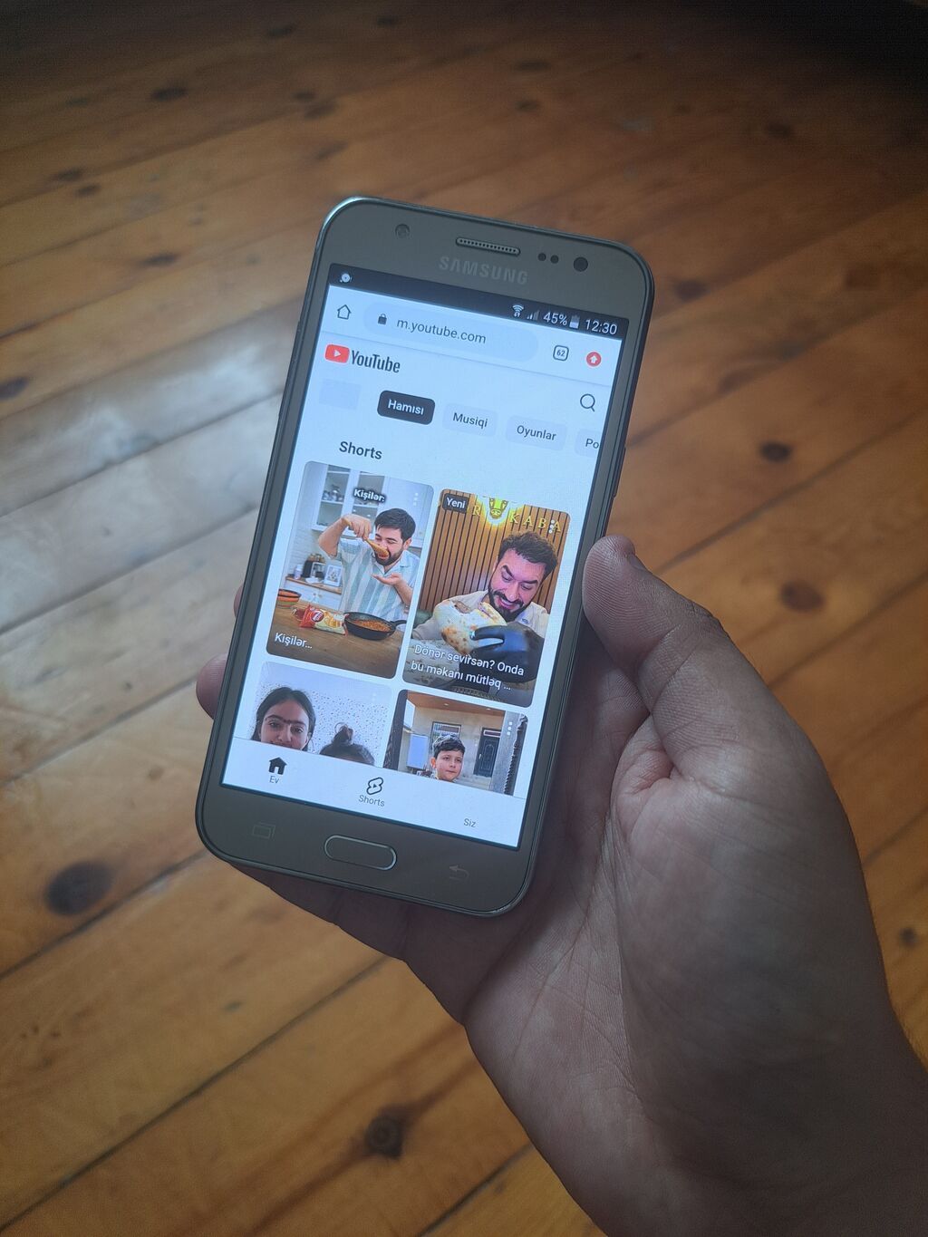 Samsung Galaxy J5 2016, 16 GB, rəng - Qızılı, Sensor, İki sim kartlı — Samsung, Bakı