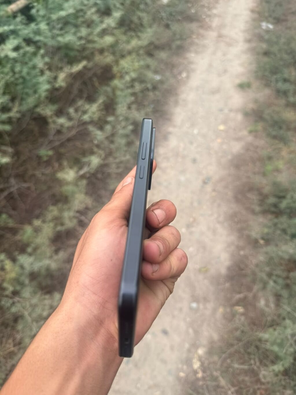 Smartfon – 6,5" təxminən tam ekranlı displey, mərkəzdə ön kamera — Digər smartfonlar, İmişli (3)