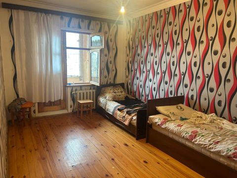 Satılır 3 otaqlı köhnə tikili 90 m² — Bakı