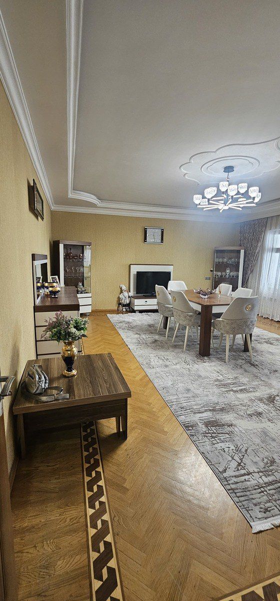 İcarəyə verilir 4 otaqlı köhnə tikili 110 m² — Mənzil, Bakı (2)