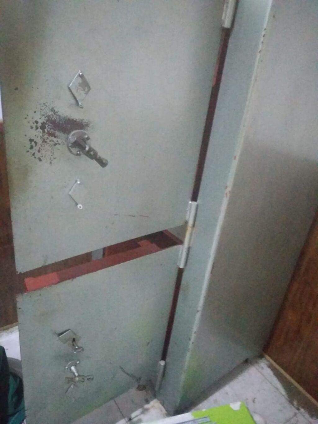 İki bölməli metal seyf - Material: qalın divarlı polad gövdə, ağır və — Seyfləri, Bakı (6)