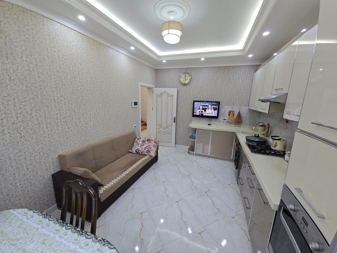 Satılır 5 otaqlı həyət evi/bağ evi 230 m² — Ev, villa, Bakı (8)