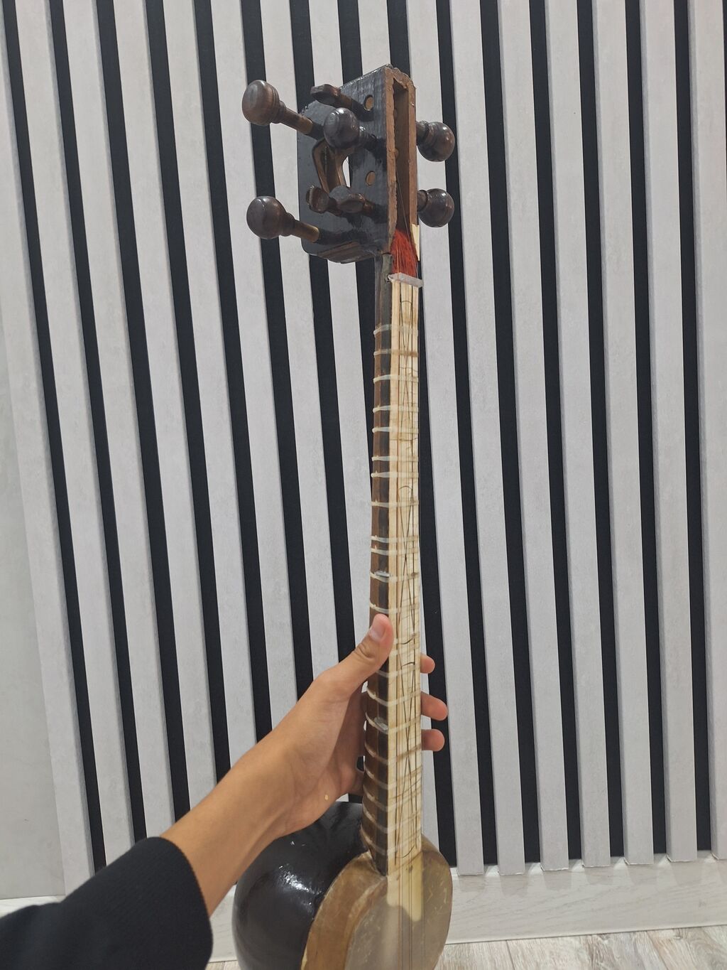 Məhsul: Tar (Azərbaycan milli simli musiqi aləti) Təsvir: - Klassik — Gitarlar və digər simli alətlər, Bakı (6)