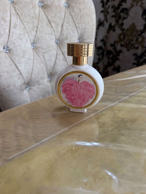 Nice parfum HFC love everywhere qutusu yoxdur cicekli qoxudur istifade — Bakı