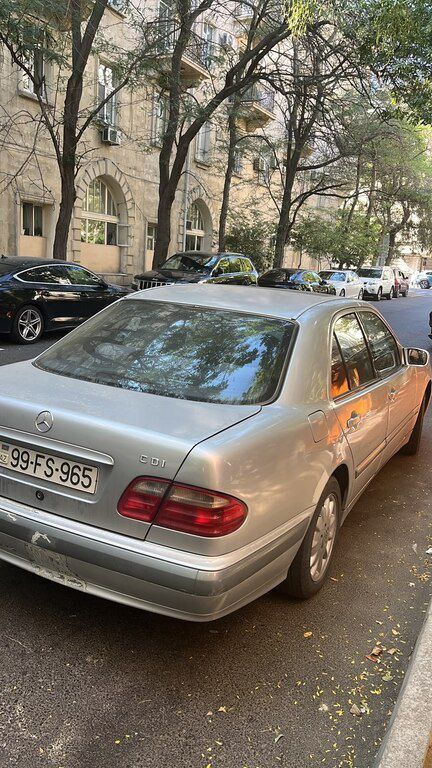 Mercedes E 220, 2.2 L, 2001 il, 480 000 km 99-FS-965 — Avtomobillər, Bakı (4)