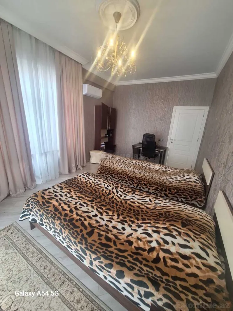 Satılır 3 otaqlı Mənzil Yeni tikili 141 m² Bakı, Binəqədi r., Dərnəgül m., 7-ci mikrorayon — Mənzil, Bakı (3)