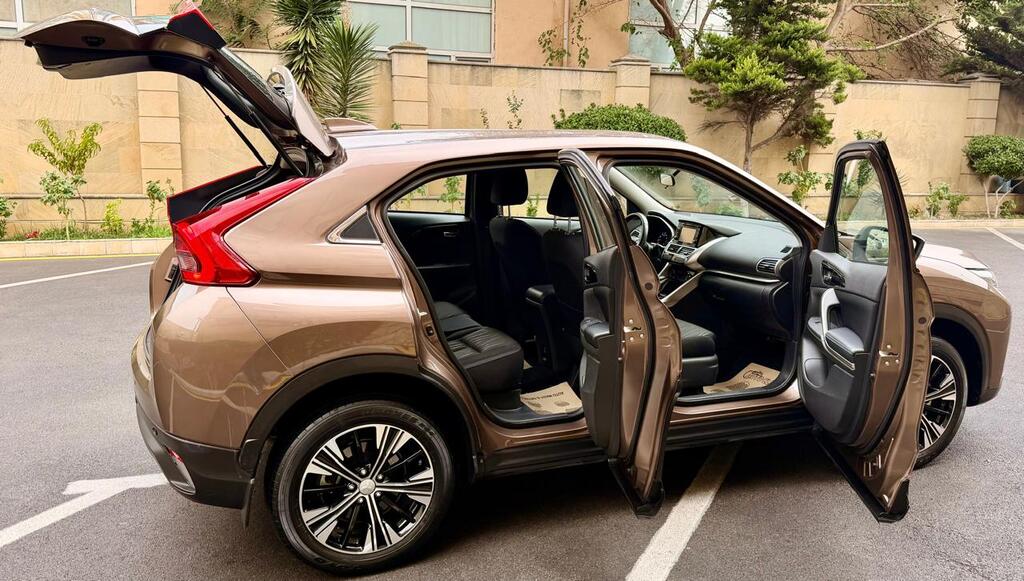 Mitsubishi Eclipse Cross, 2.0 L, 2019 il, 71 540 km — Avtomobillər, Bakı (12)