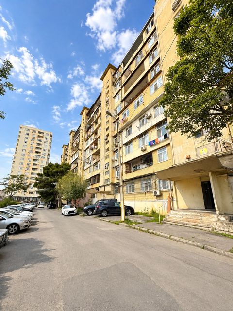 Satılır 2 otaqlı köhnə tikili 60 m² — Bakı