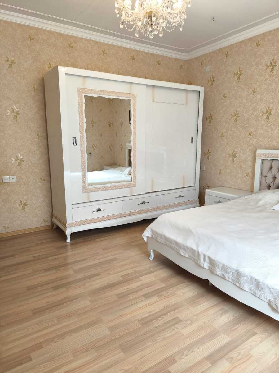 Satılır 4 otaqlı həyət evi/bağ evi 322 m² — Ev, villa, Bakı (12)