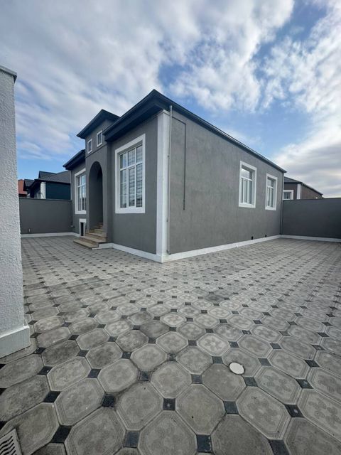Satılır 4 otaqlı həyət evi/bağ evi 100 m² — Bakı