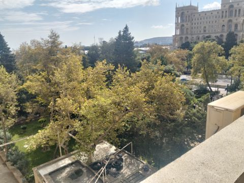 İcarəyə verilir 3 otaqlı köhnə tikili 100 m² — Bakı