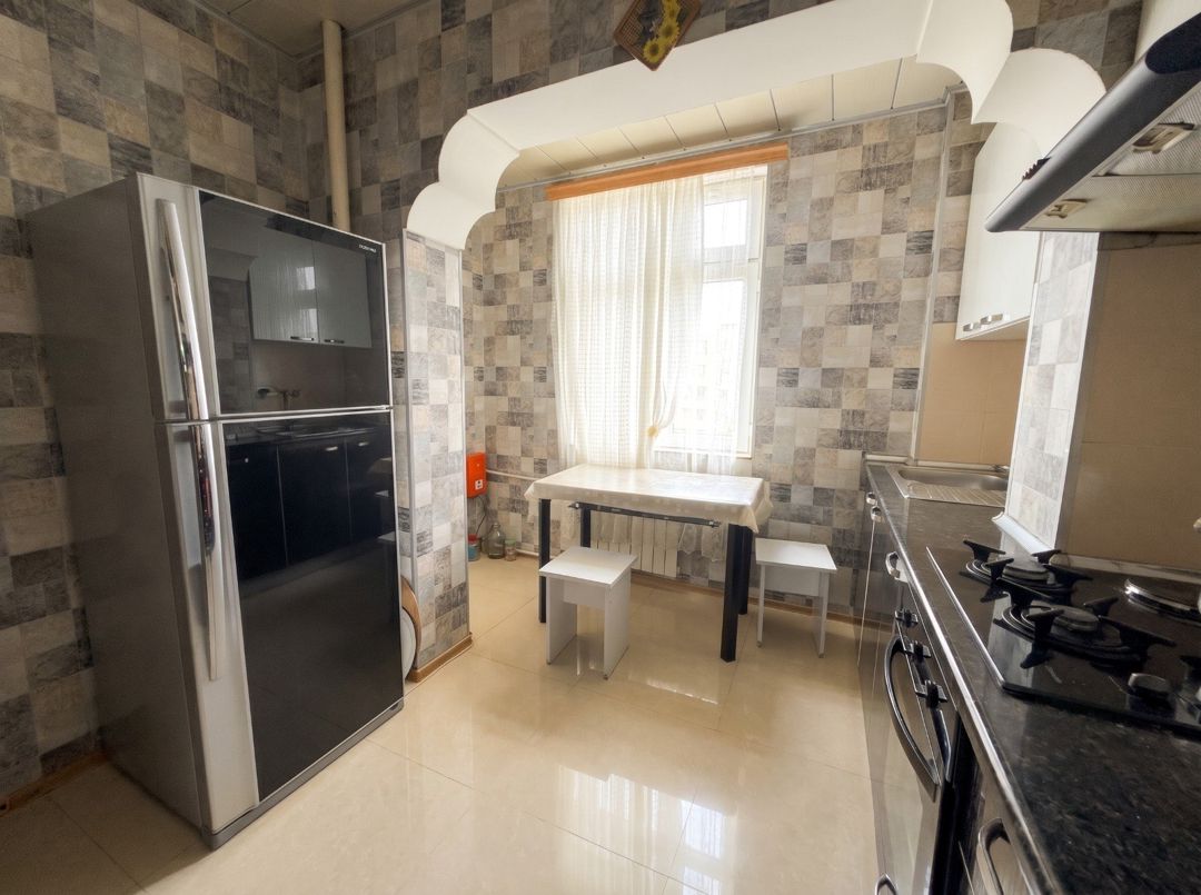 Satılır 4 otaqlı köhnə tikili 100 m² — Mənzil, Bakı (3)