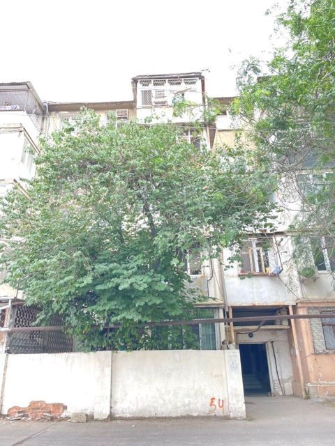 Satılır 2 otaqlı köhnə tikili 50 m² — Bakı