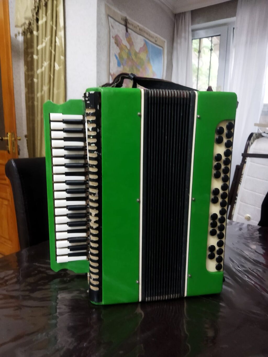 Akustik Akkordeon, İşlənmiş, Ünvandan götürmə — Akkordeonlar, harmonilar, bayanlar, Bakı