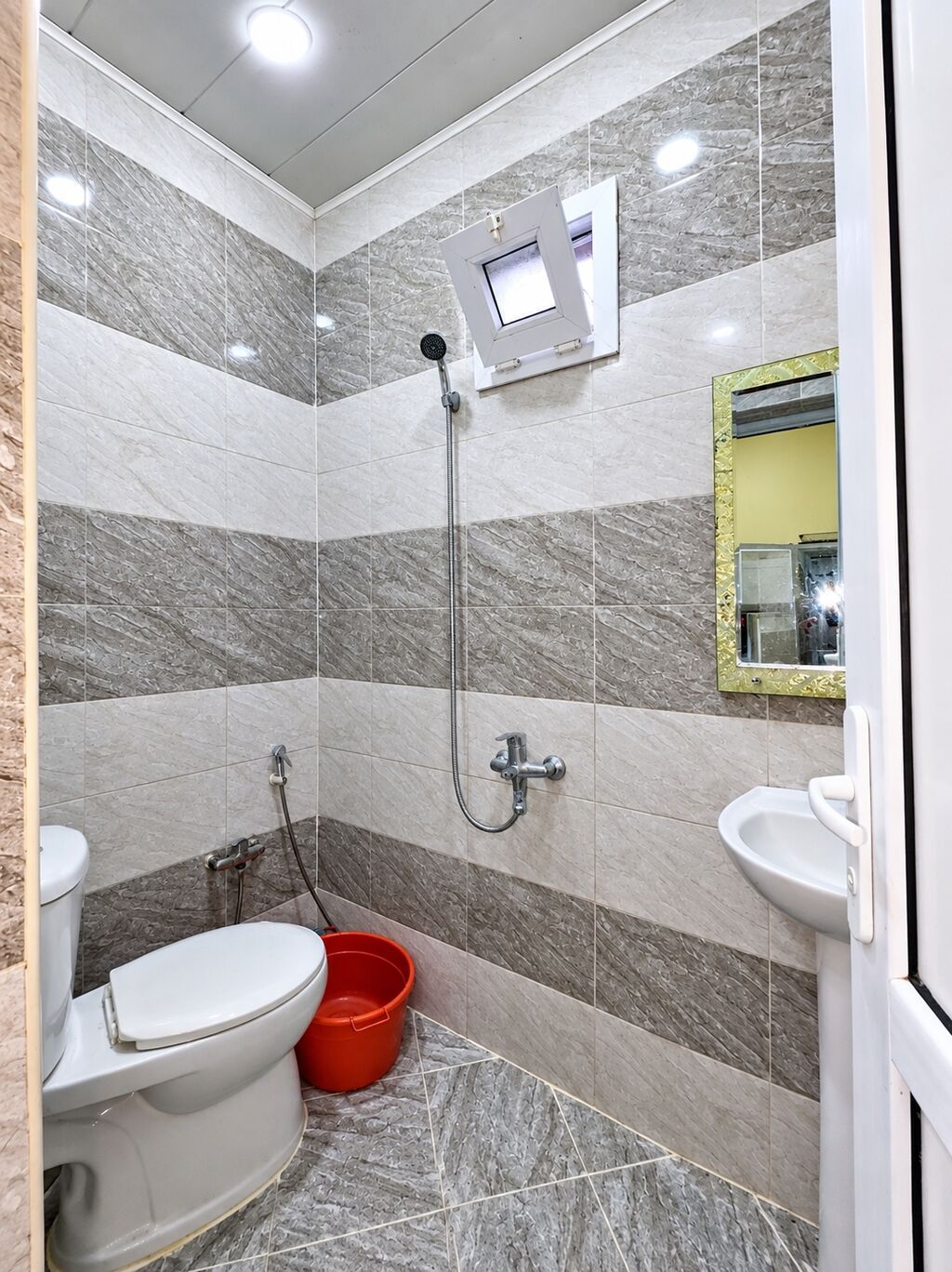 Ofisin Xidmet haqqı 50₼. Masazırda 535 Yolunda Mesçide yaxın yerde — Ev, villa, Masazır (6)