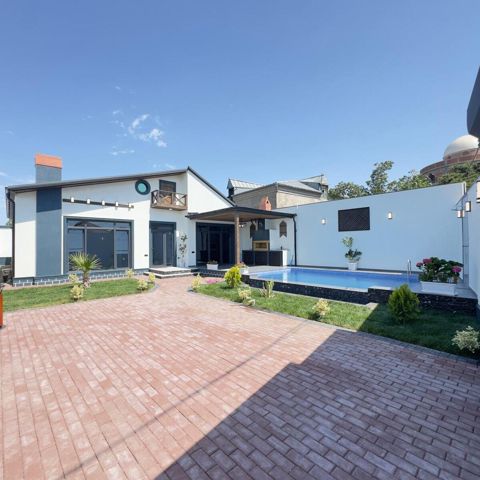 Satılır 4 otaqlı həyət evi/bağ evi 160 m² — Bakı