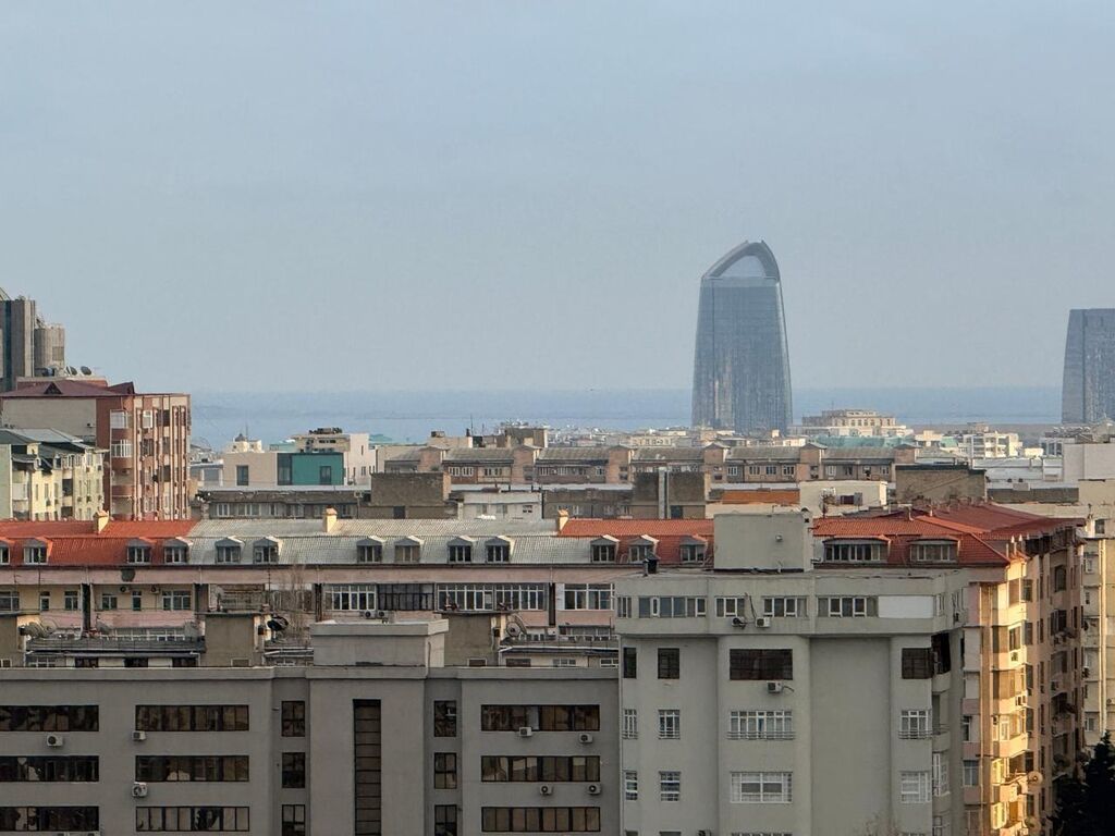 Bakı, 8-ci mikrorayon, 2 otaqlı, Köhnə tikili, m. Azadlıq Prospekti, 65 kv. m — Mənzil, Bakı (3)