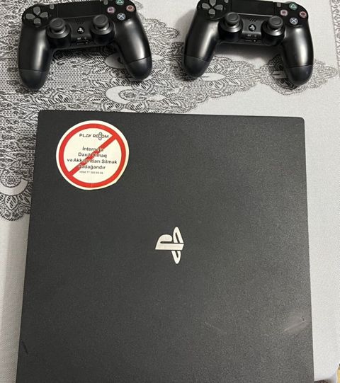 PlayStation 4 pro 500 gb + 2 ədəd DualShock 4 idarəedicisi yenidir — Masazır