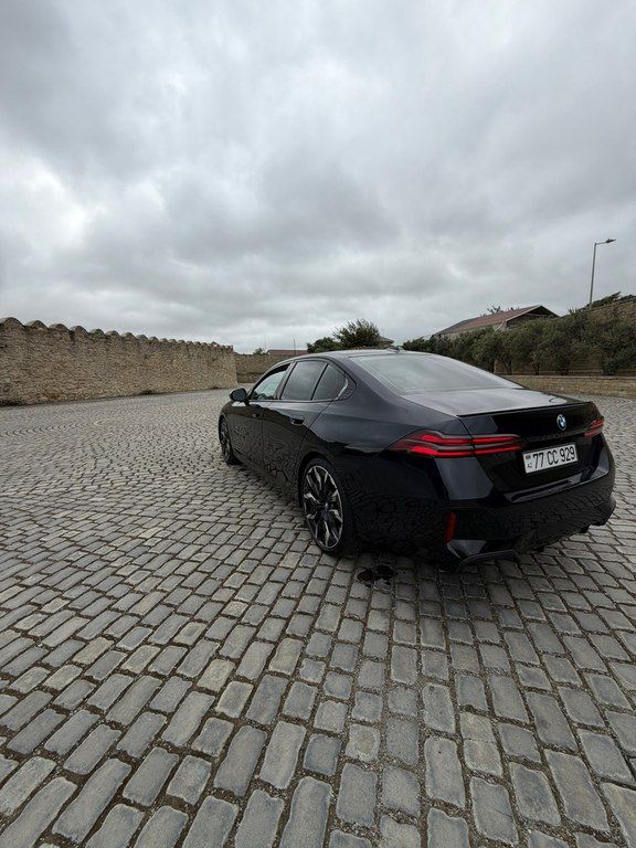 BMW 530, 2.0 L, 2025 il, 13 000 km 77-CC-929 — Avtomobillər, Bakı (7)
