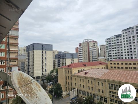 Satılır 4 otaqlı 110 m² köhnə tikili Tibb Universiteti
