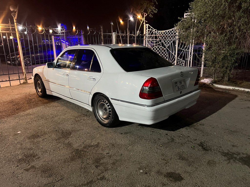 Mercedes C 240, 2.4 L, 1998 il, 555 846 km 38-BJ-370 — Avtomobillər, Bakı (6)