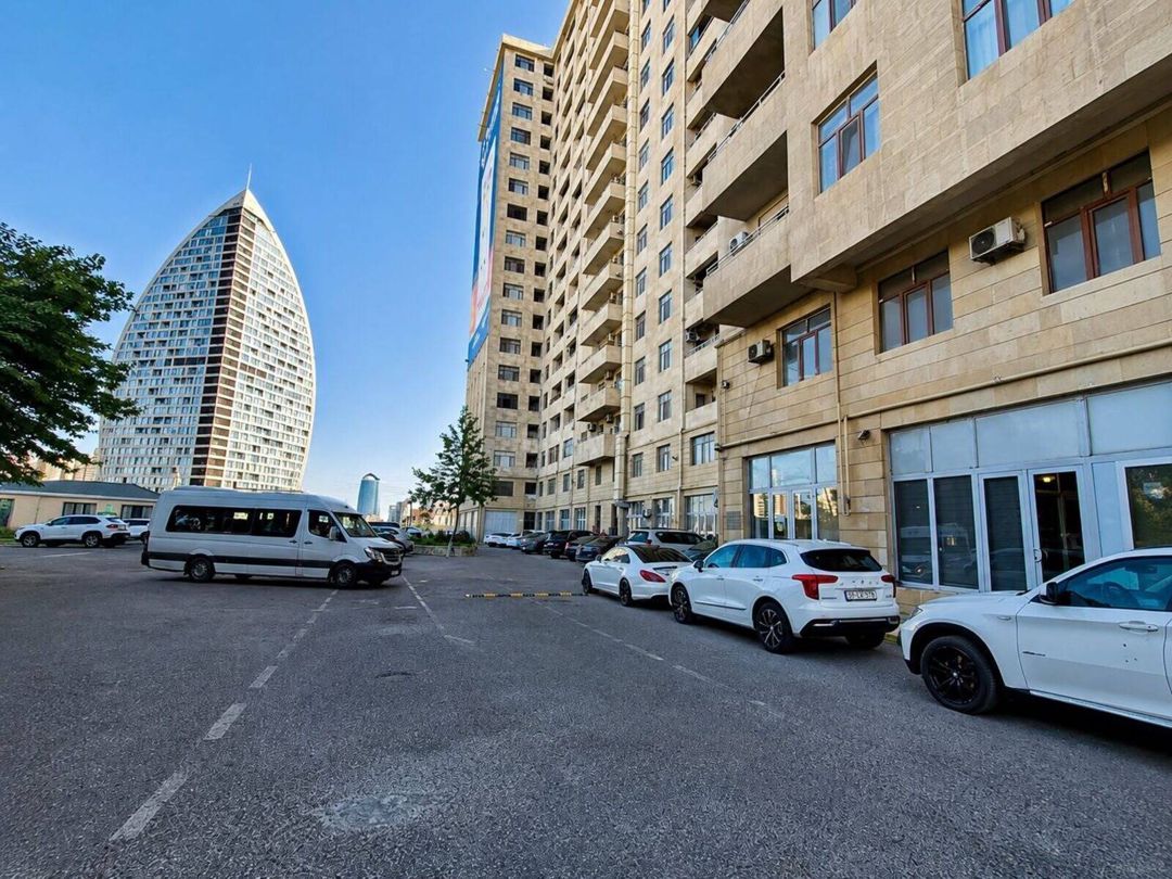 Satılır 4 otaqlı yeni tikili 170 m² — Mənzil, Bakı (2)