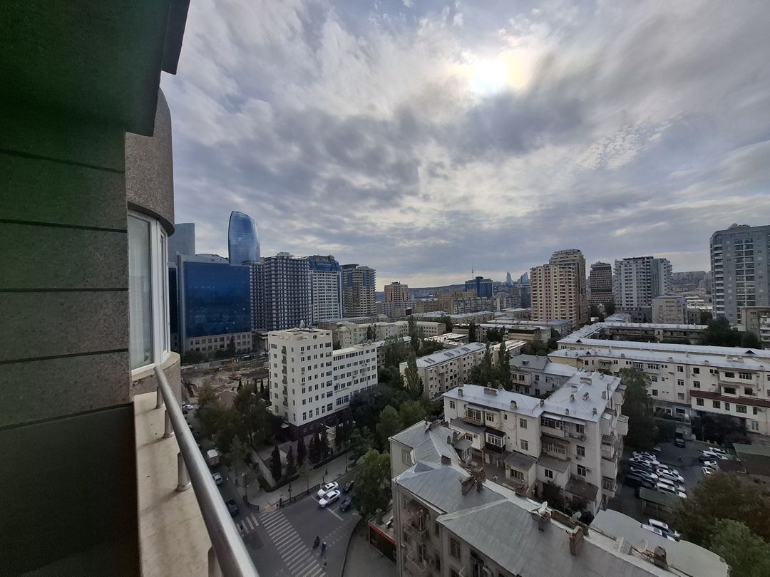 Satılır 4 otaqlı yeni tikili 302 m² — Mənzil, Bakı (7)