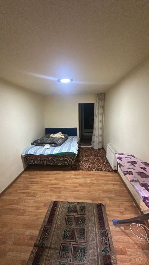 Saray mektebe yaxın 250m — Saray