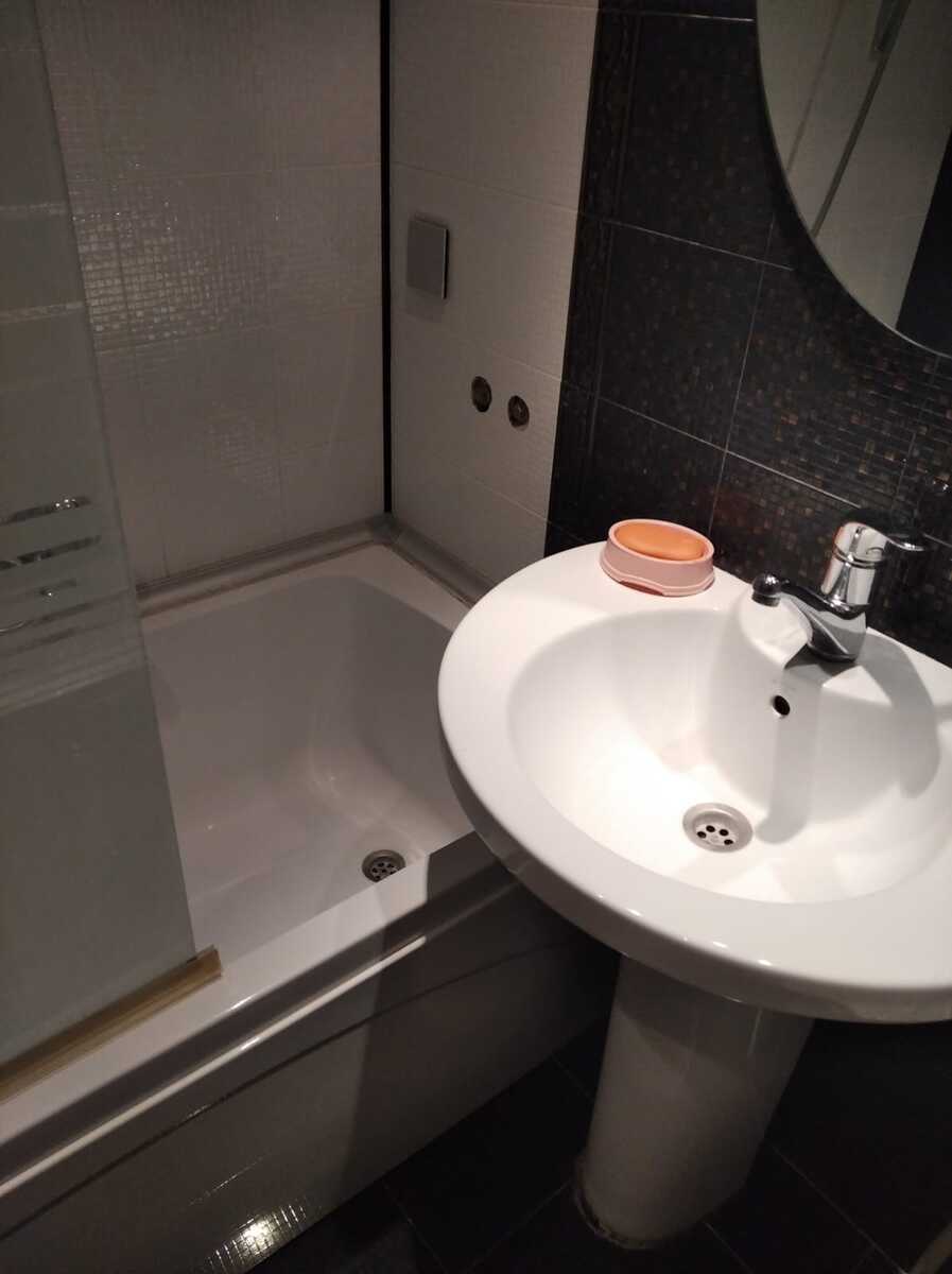 İcarəyə verilir 1 otaqlı köhnə tikili 34 m² — Mənzil, Bakı (8)