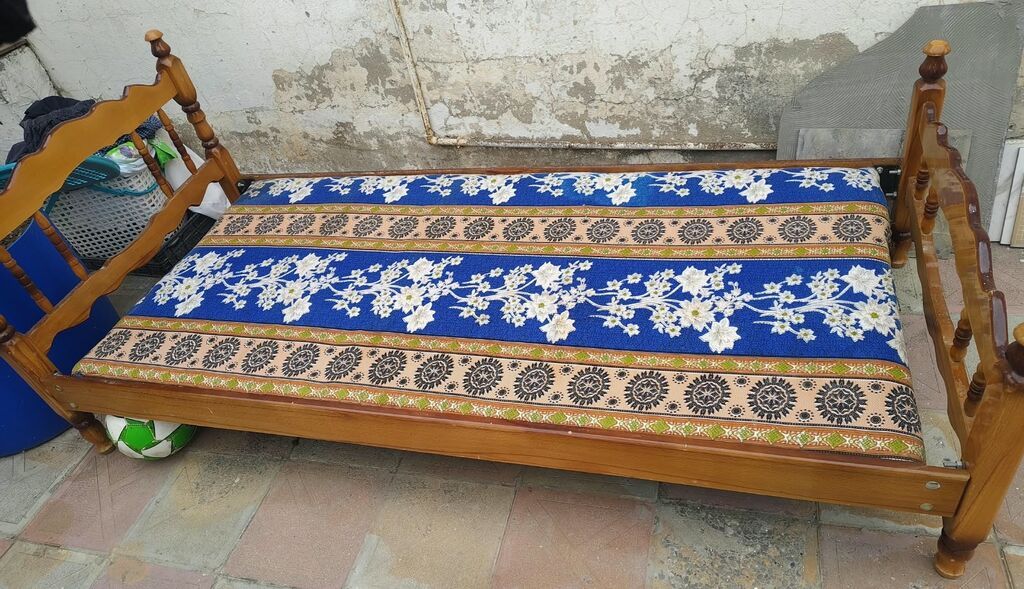 Taxta çarpayı, klassik dizayn - Material: tam ağac karkas, dördtərəfli — Yataqlar, Bakı