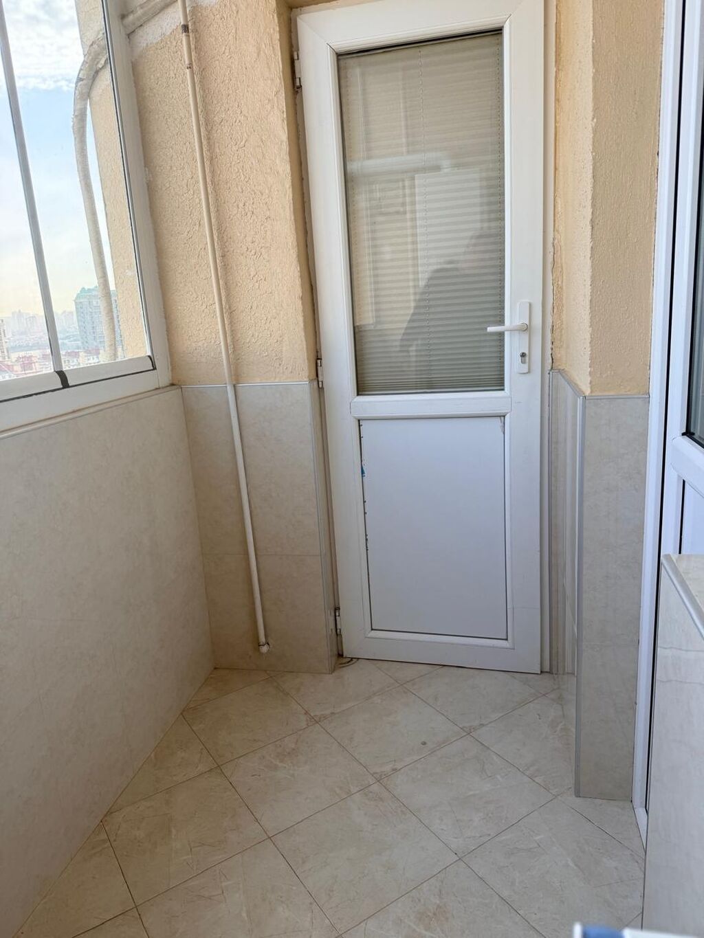 Bakı, 8-ci mikrorayon, 2 otaqlı, Köhnə tikili, m. Azadlıq Prospekti, 65 kv. m — Mənzil, Bakı (6)