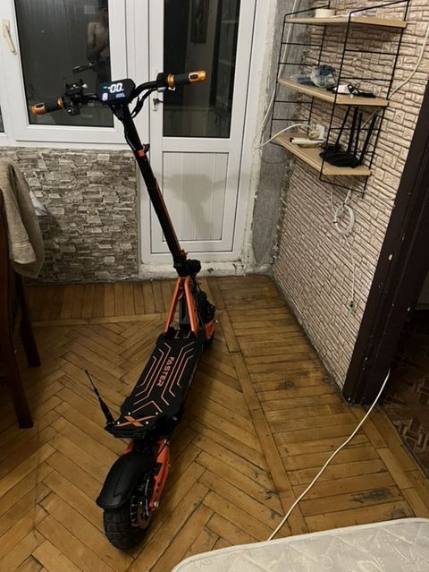 Elektrik skuter – güclü, iri təkərli, şəhər və kənar yollar üçün — Bakı