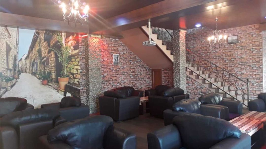Satılır obyekt 360 m² — Əmlak, Oğuz (2)