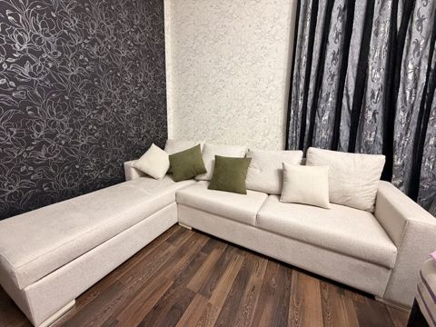 Künc divan – L formalı, açıq bej rəngdə - Dizayn: Minimalist, düz — Digah
