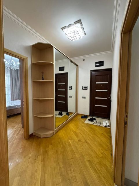 Satılır 3 otaqlı köhnə tikili 75 m² — Bakı