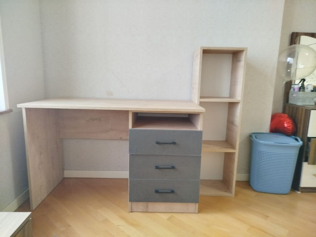 Masa dəsti – iş/oxu masası və açıq rəf bloku - Material: ağac — Masalar və stullar, Bakı (2)