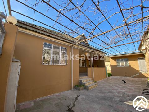 Satılır 5 otaq həyət evi / bağ evi 120 m², Əmircan — Дом, вилла