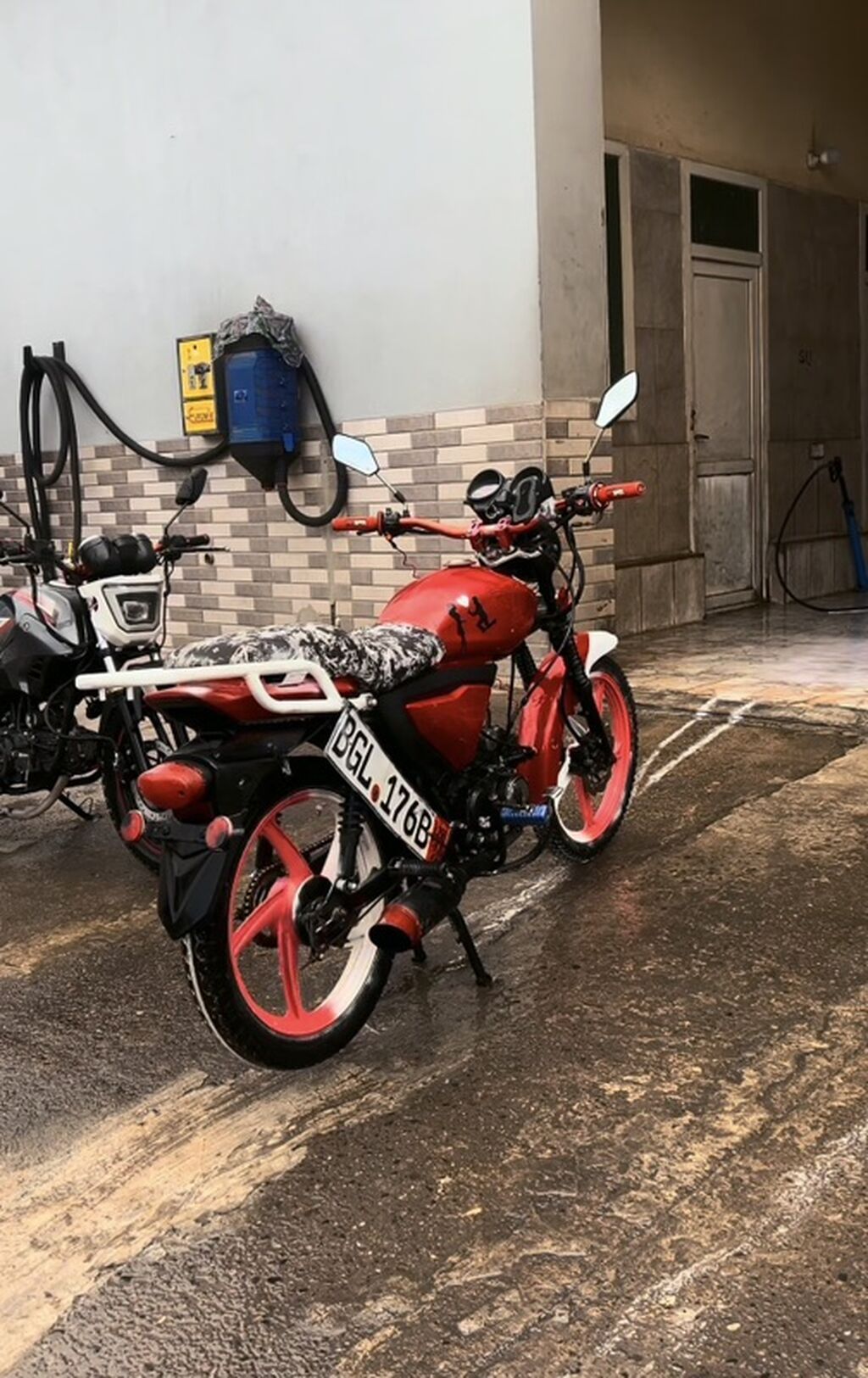 Moto göründüyü kimidi barterdə var baxr motoya üsdündə pul verə — Mopedlər və skuterlər, Sabirabad (3)