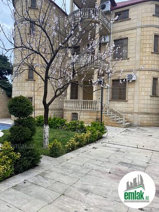 Satılır 8 otaqlı 350 m² villa Bakıxanov