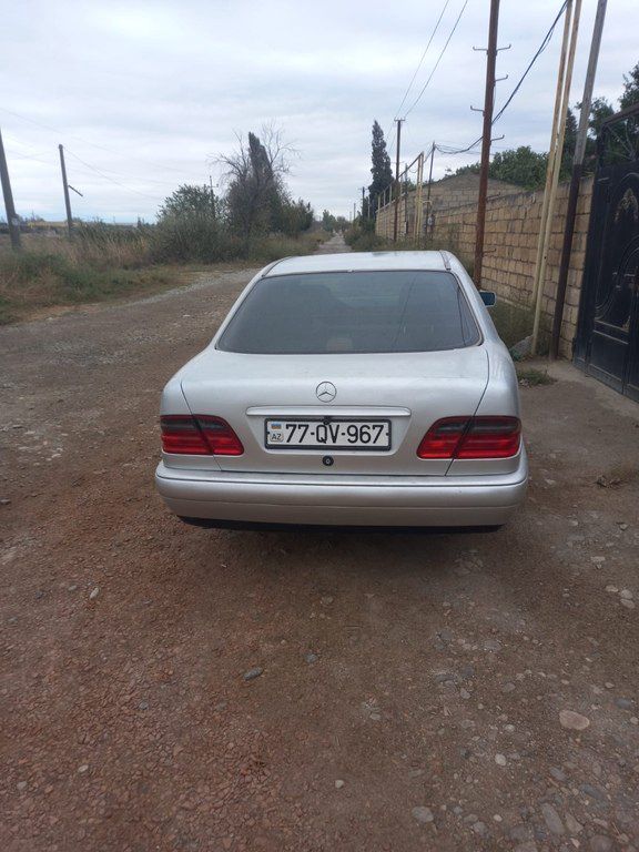 Mercedes E 220, 2.2 L, 1996 il, 300 000 km 77-QV-967 — Avtomobillər, Sumqayıt (2)