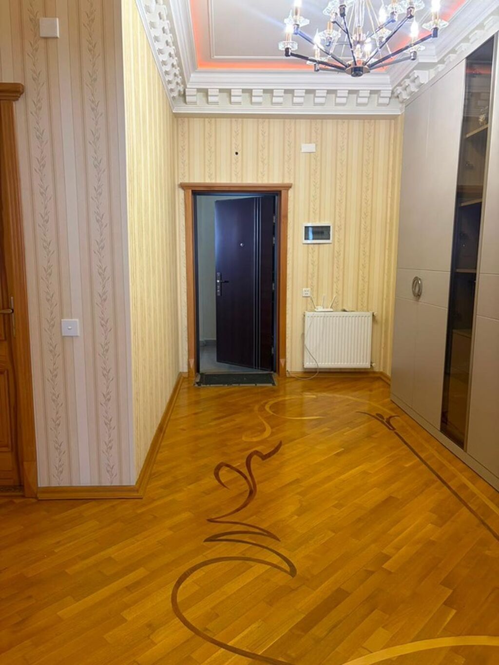 4 otaqlı 153 kv geniş mənzil – klassik interyer - Dəbdəbəli zal — Mənzil, Bakı (3)