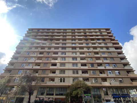 Satılır 4 otaqlı yeni tikili 256 m² — Bakı