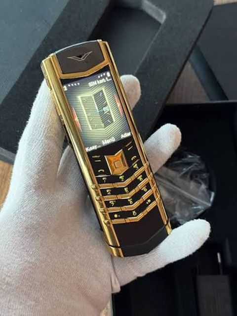 Vertu Signature Touch, 2 GB Memory Capacity, rəng - Qırmızı, Zəmanət, Düyməli, İki sim kartlı — Bakı