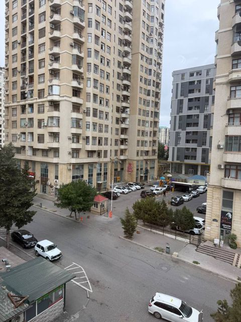 Satılır 1 otaqlı köhnə tikili 35 m² — Bakı