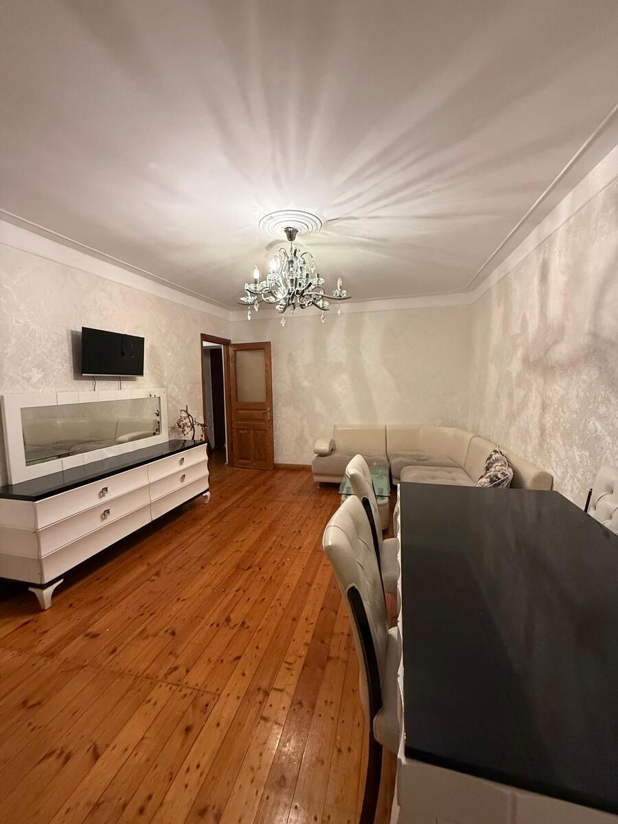 İcarəyə verilir 2 otaqlı köhnə tikili 80 m² — Mənzil, Bakı