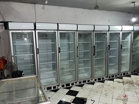 Mağaza/vitrin tipli şüşə qapılı soyuducu vitrinlər - Ön tərəfi tam — Bakı