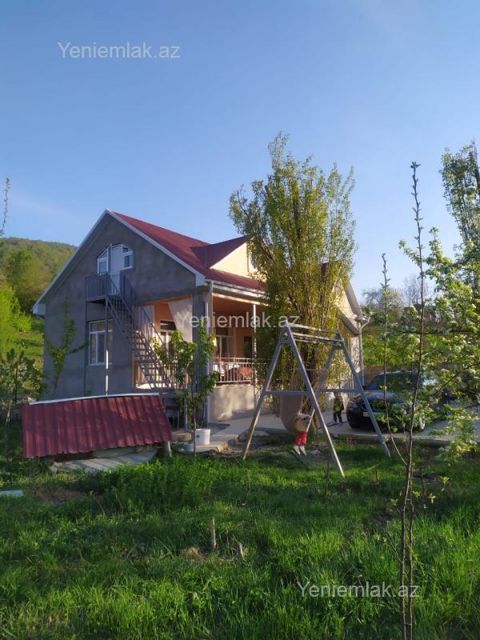 Günlük 4 otaqlı Həyət evi / Villa, 140 m², Quba — Quba
