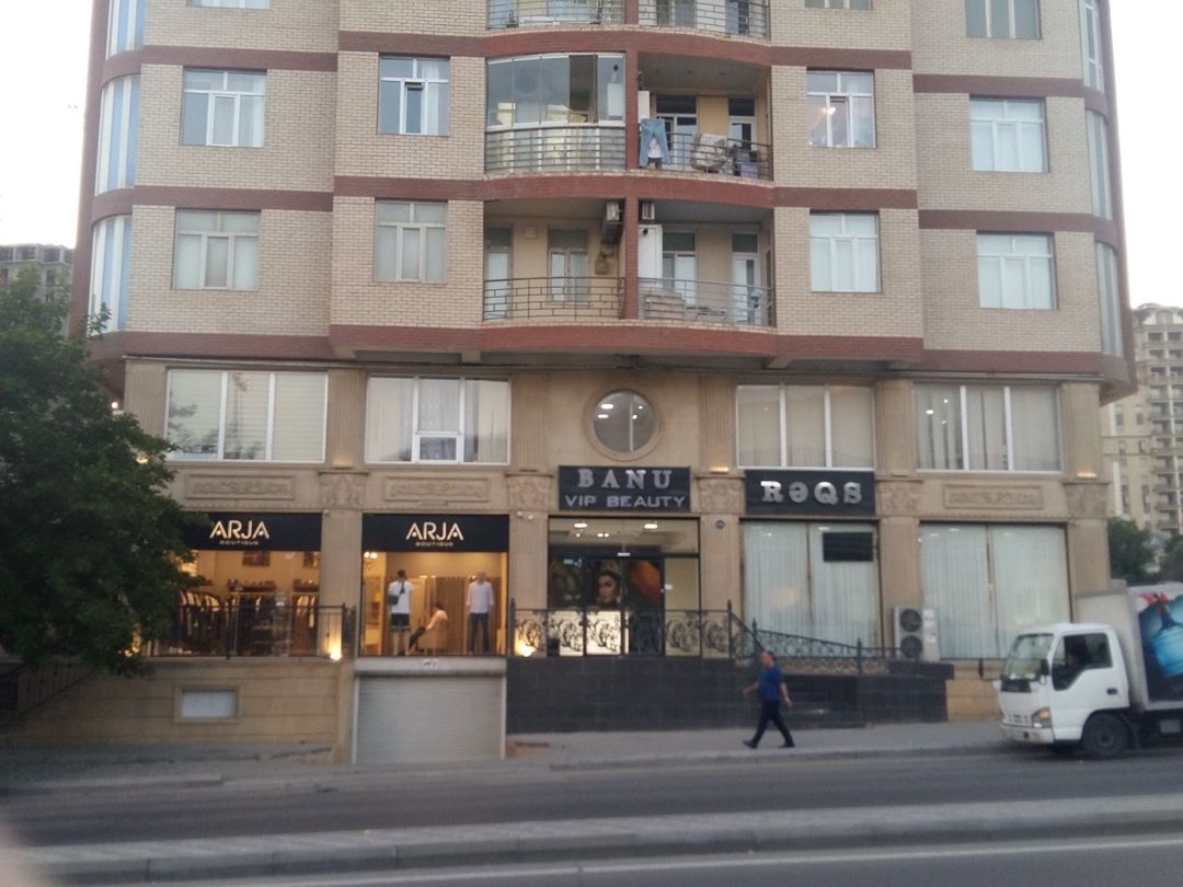 Satılır obyekt 840 m² — Əmlak, Bakı